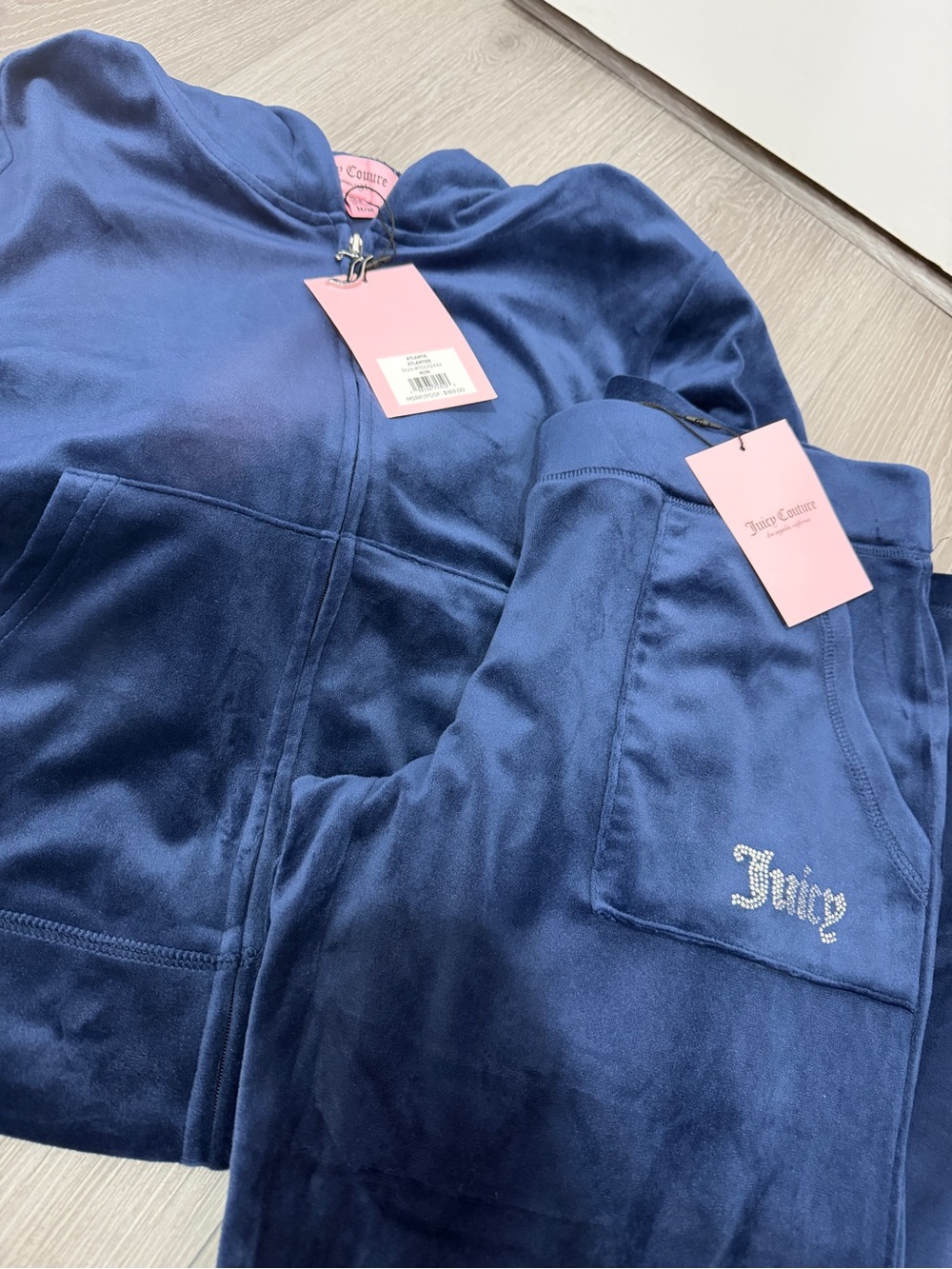 🫐Small Atlantis Navy🫐Juicy Couture Velour Tracksuit